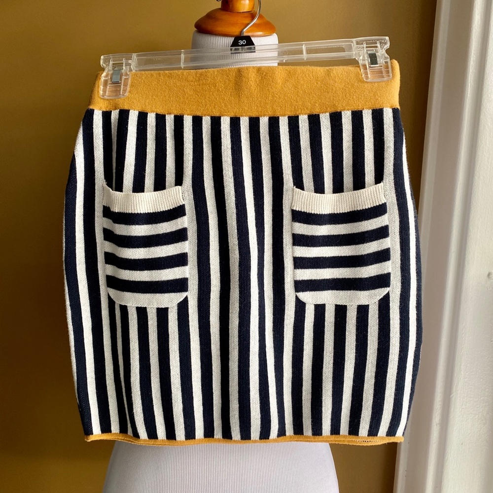 WESC knitted navy/gold skirt with pockets!
